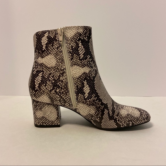 NWOT Chinese Laundry Davinna Bootie - Snake Skin - Picture 5 of 9